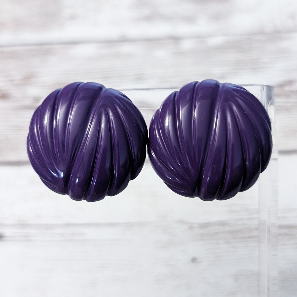Vintage Clip On Earrings - 1 & 1/8" Dark Purple Circle with Ridged Design